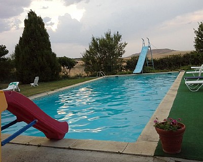 Zona de Recreo Privada y Piscina