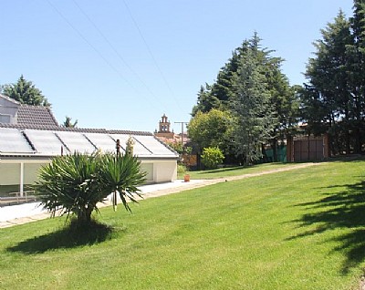 Zona de Recreo Privada y Piscina