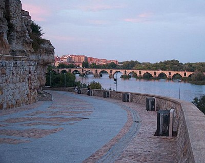 Sanzoles, Zamora y el Entorno